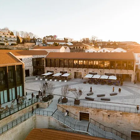 King Size Bed With Air Conditioning Near The & Free Street Parking Canidelo (Vila Nova de Gaia)