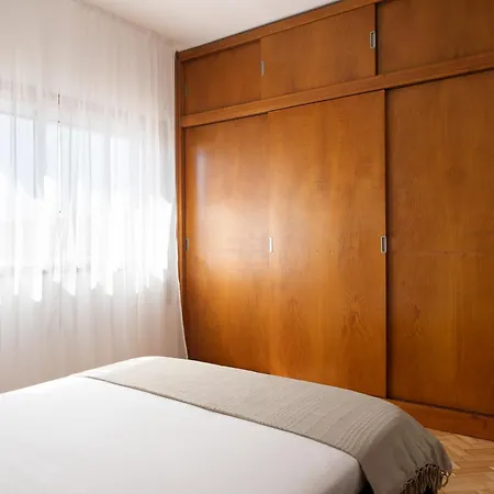 Apartamento King Size Bed With Air Conditioning Near The & Free Street Parking *