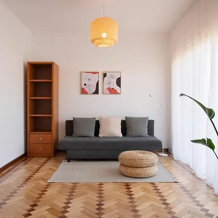 King Size Bed With Air Conditioning Near The & Free Street Parking Canidelo (Vila Nova de Gaia)