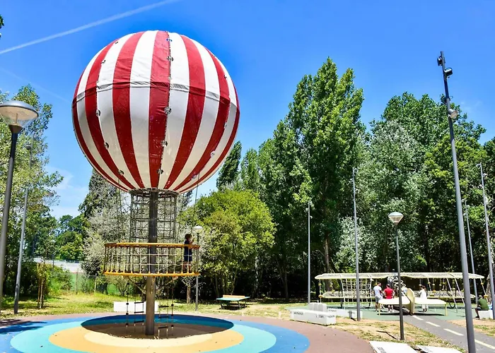 דירה King Size Bed With Air Conditioning Near The & Free Street Parking