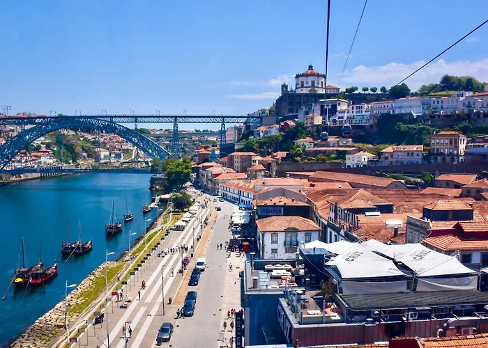 דירה King Size Bed With Air Conditioning Near The & Free Street Parking