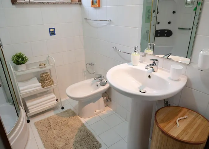 Lejlighed King Size Bed With Air Conditioning Near The & Free Street Parking