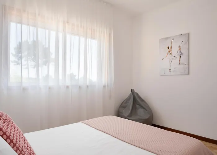 Appartement King Size Bed With Air Conditioning Near The & Free Street Parking