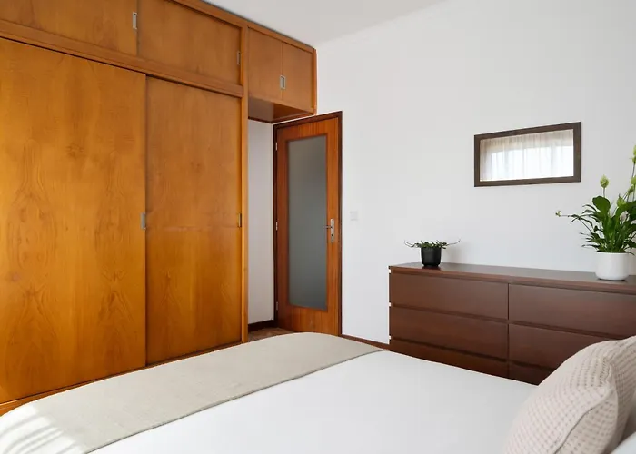 דירה King Size Bed With Air Conditioning Near The & Free Street Parking Canidelo (Vila Nova de Gaia)