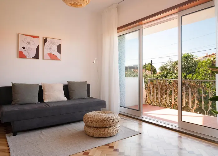 King Size Bed With Air Conditioning Near The & Free Street Parking דירה *