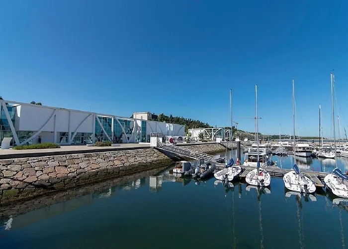 Lejlighed King Size Bed With Air Conditioning Near The & Free Street Parking *